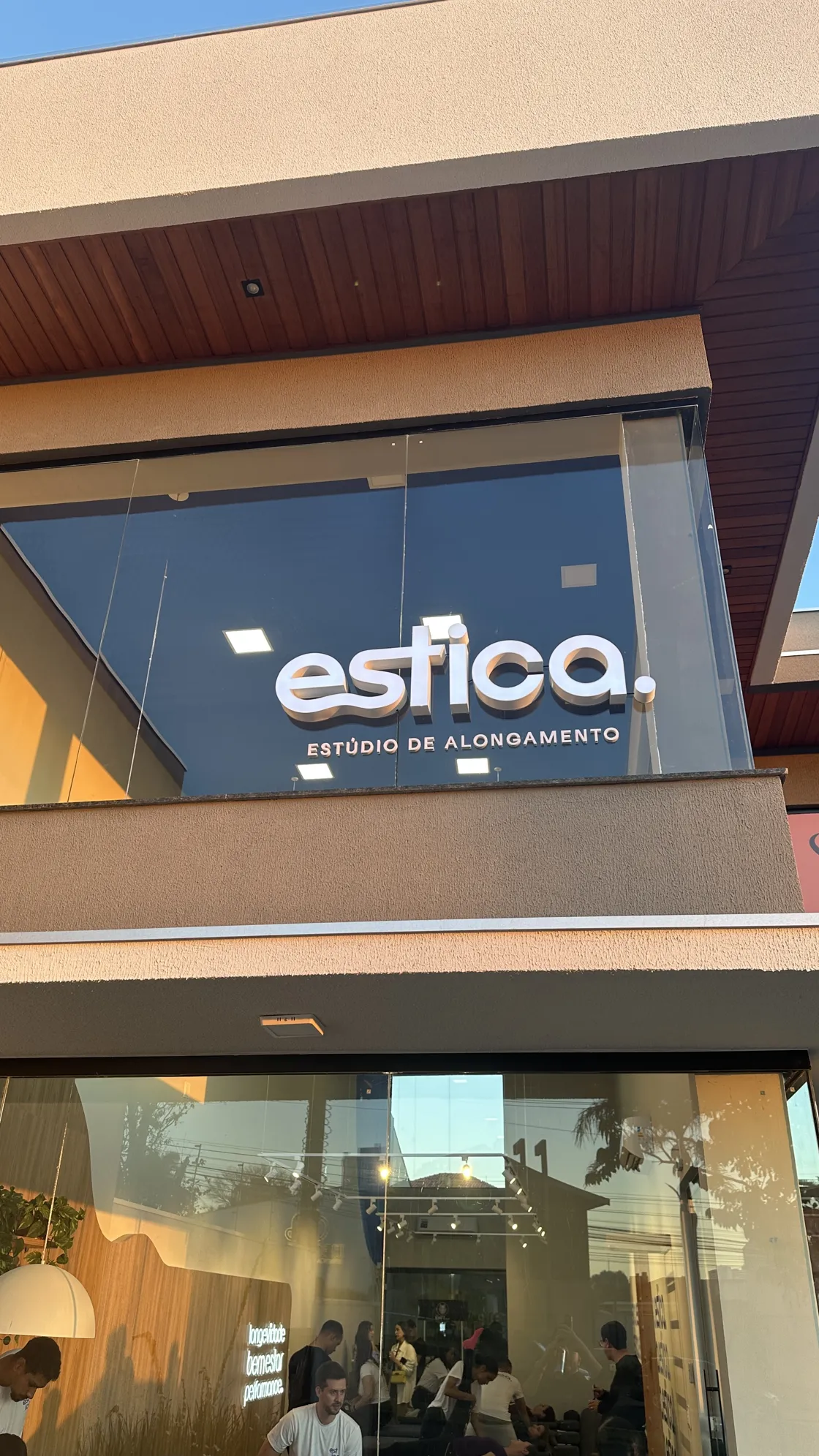 Fachada de uma unidade Estica